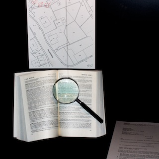 Vignette Cassirer: Vitrine Recht