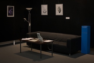 Vignette Lesesofa in der Ausstellung